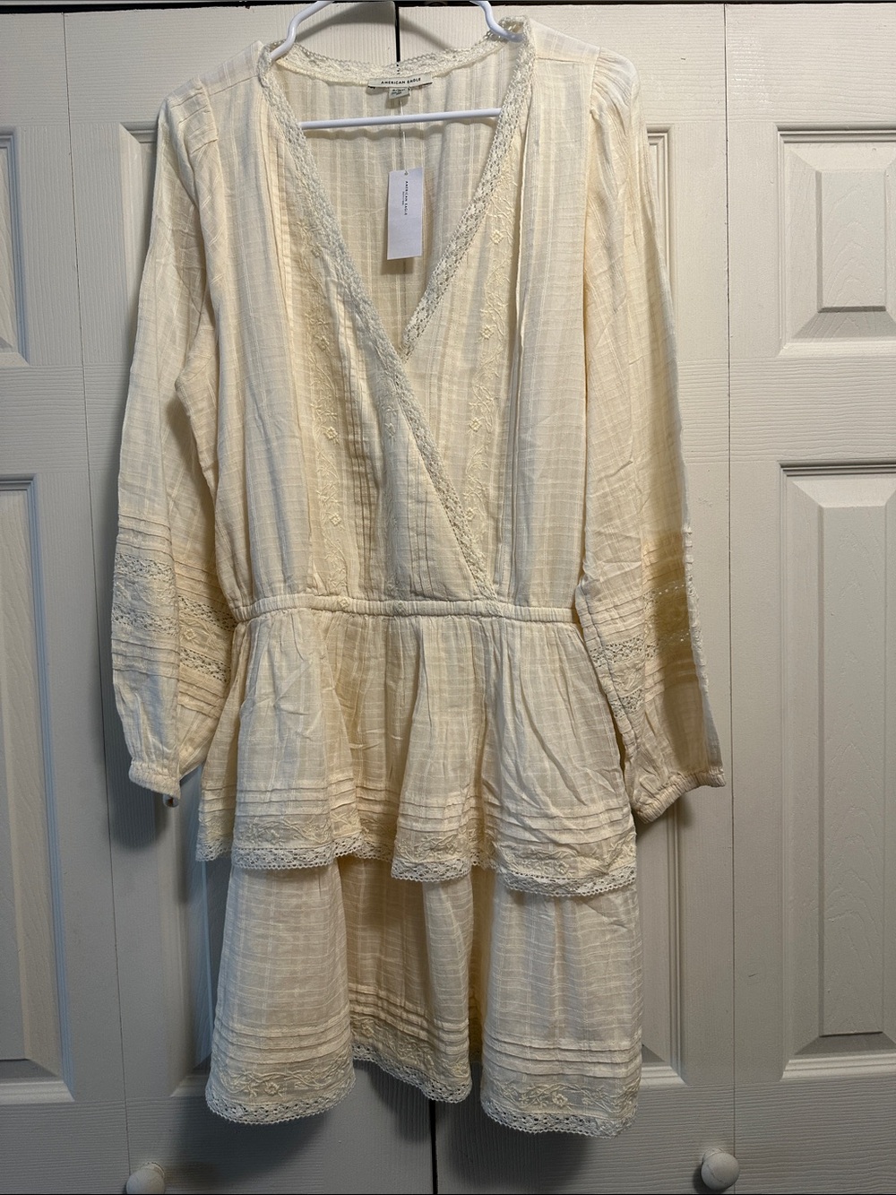 American Eagle Outfitters Cream Lace-Trim Tiered Long-Sleeve Dress